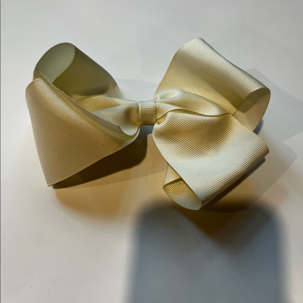 💐2 for $15💐 Hair bow (beige large)